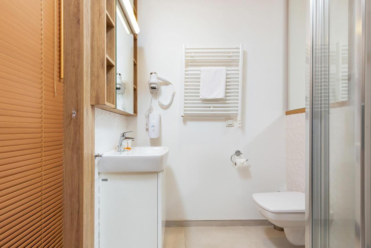 Wolska Residence Apartments With Parking By Noclegi Renters 바르샤바 외부 사진