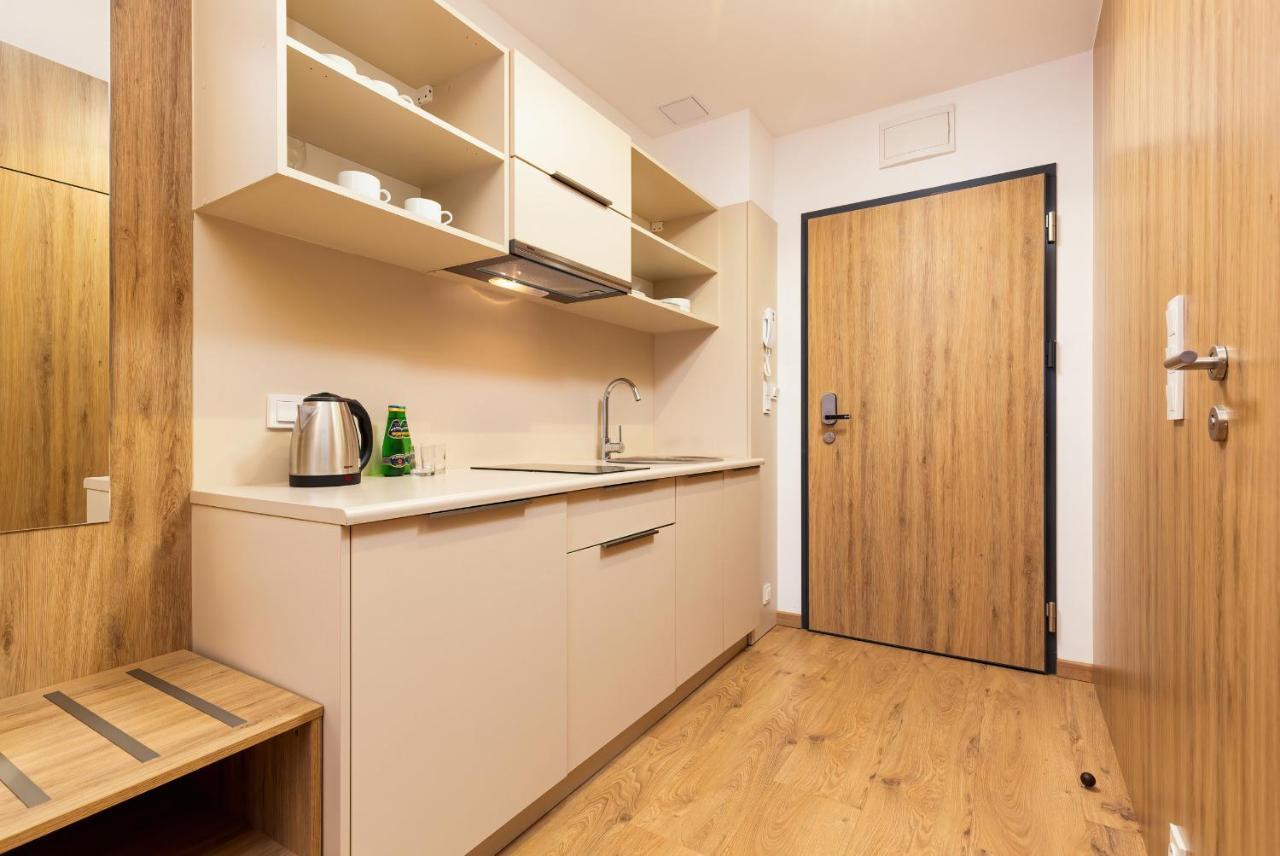 Wolska Residence Apartments With Parking By Noclegi Renters 바르샤바 외부 사진