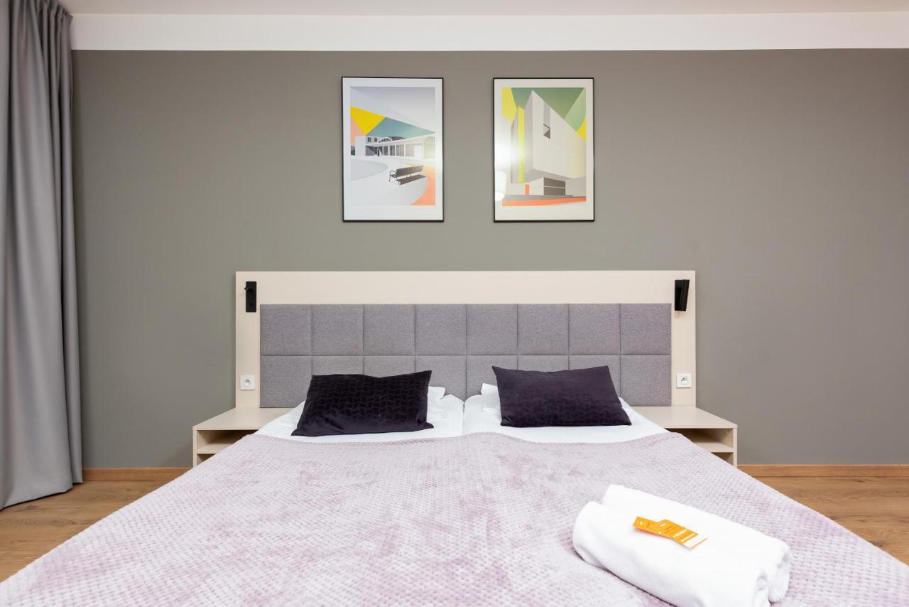 Wolska Residence Apartments With Parking By Noclegi Renters 바르샤바 외부 사진