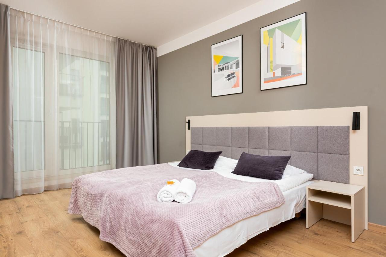 Wolska Residence Apartments With Parking By Noclegi Renters 바르샤바 외부 사진