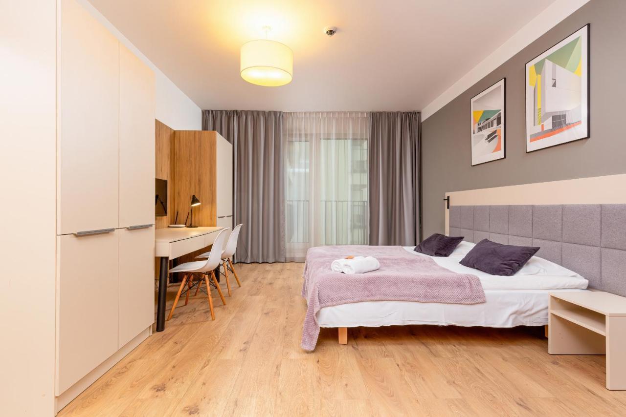 Wolska Residence Apartments With Parking By Noclegi Renters 바르샤바 외부 사진