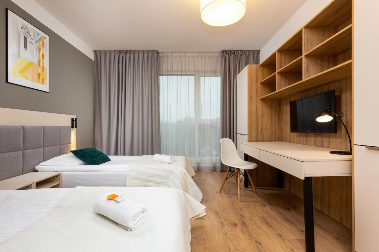 Wolska Residence Apartments With Parking By Noclegi Renters 바르샤바 외부 사진