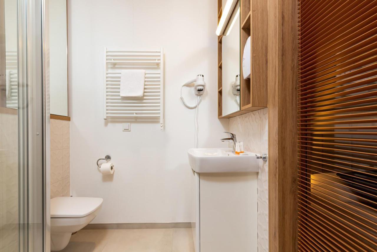 Wolska Residence Apartments With Parking By Noclegi Renters 바르샤바 외부 사진
